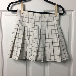 Women’s White Plaid Skirt